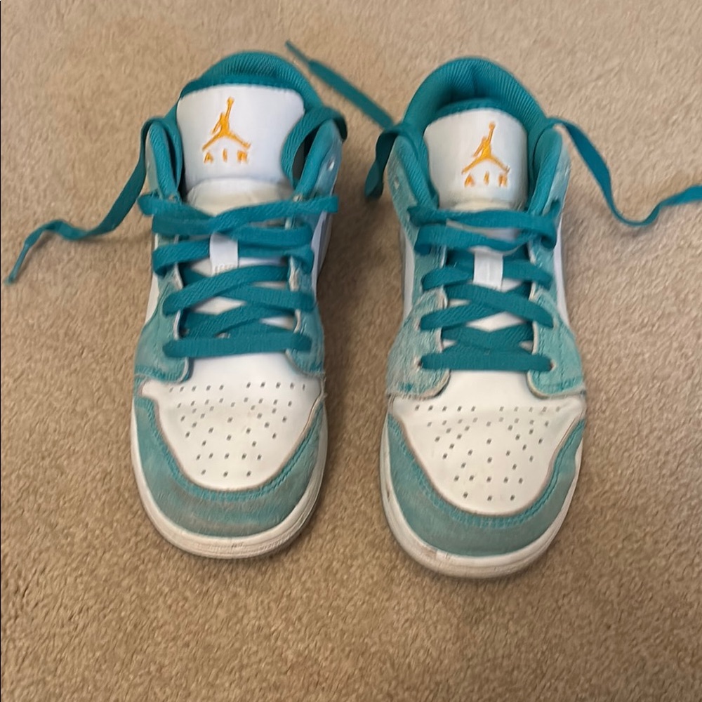 Kids Teal and White Sneakers - Nike Air Jordan